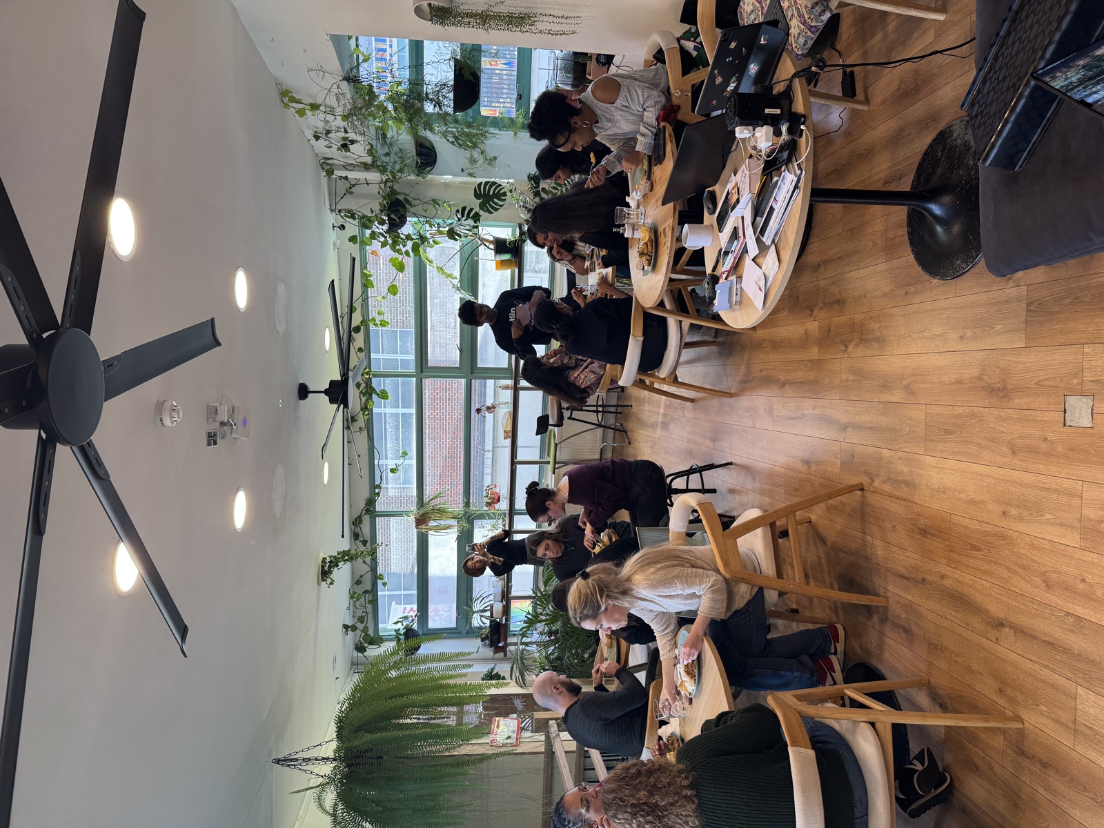 Busy members lunch in the Lounge