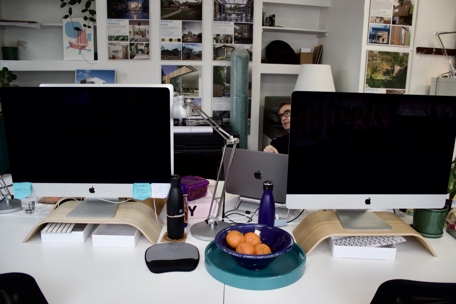 Working through the monitors in private office Electric